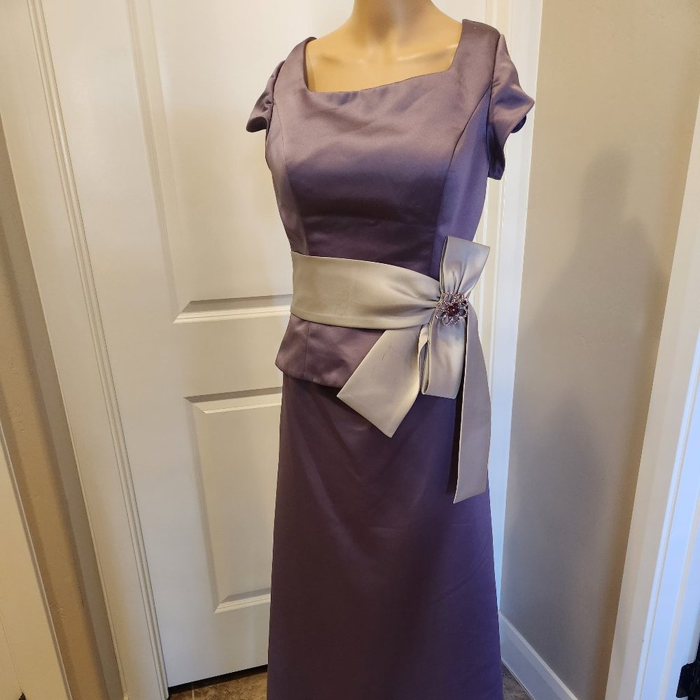 Beautiful Women's two piece formal (Skirt and top)